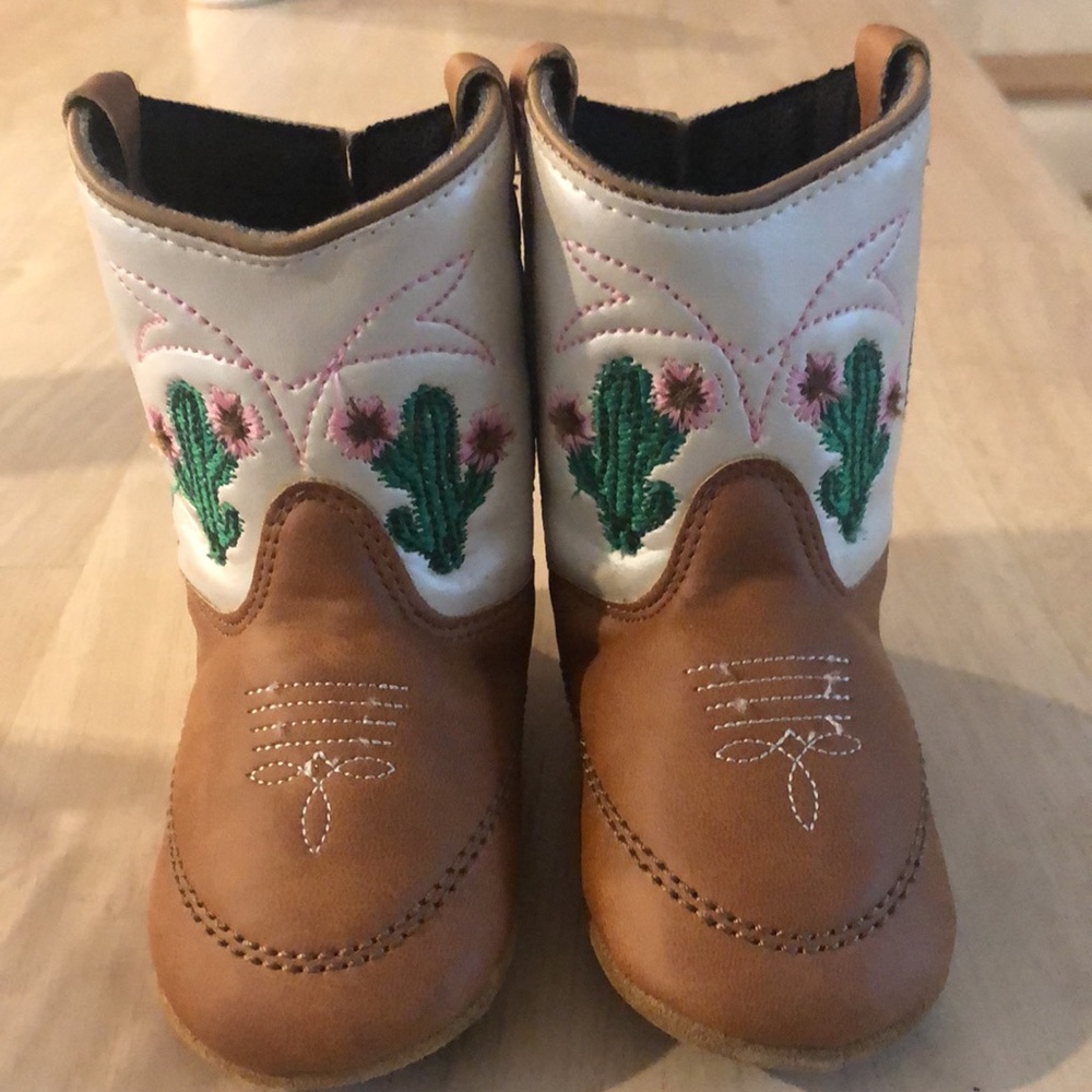 Lil Boot Barn shoes NWT size 9-12M